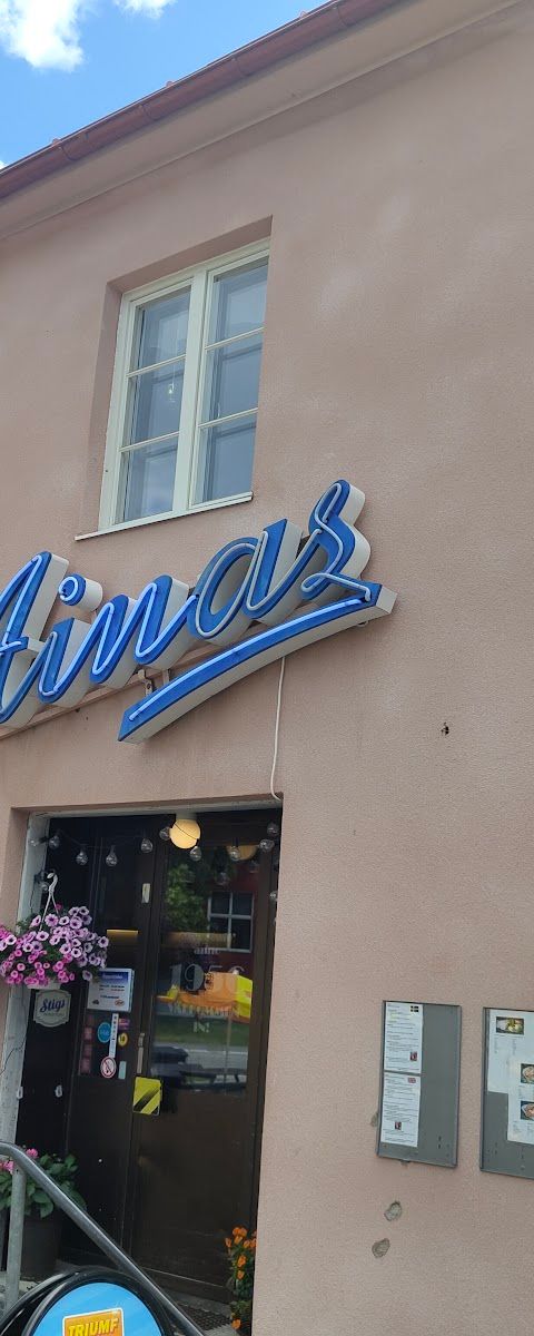 Ainas Café